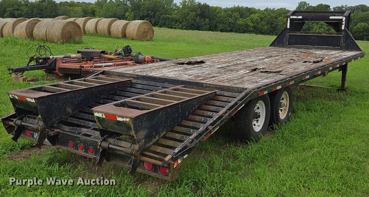 image for item EF1850 2003 Load Trail equipment trailer