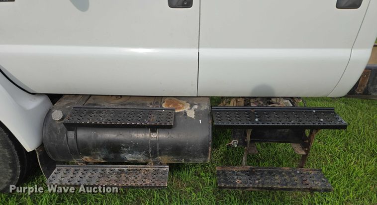 image for item EF1851 2008 Ford F650 Super Duty  Crew Cab truck cab and chassis