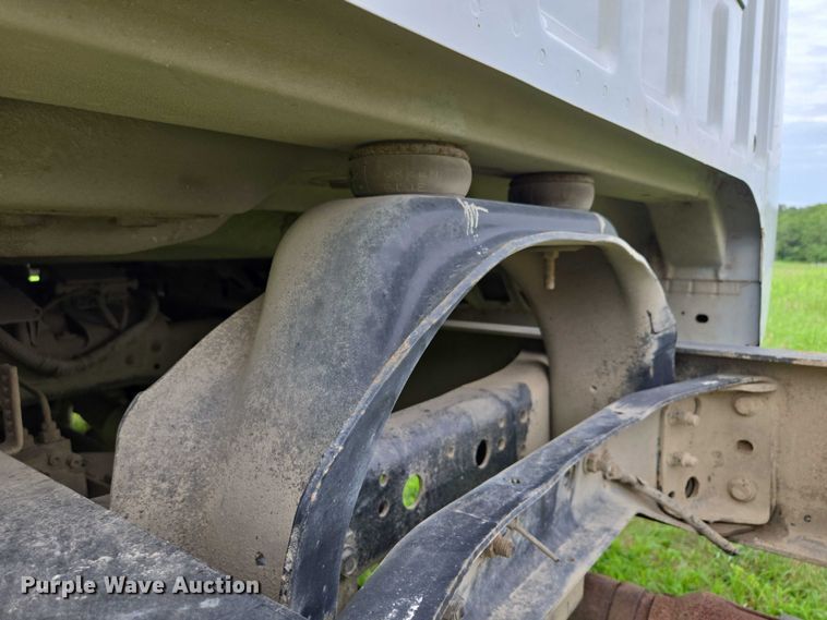 image for item EF1851 2008 Ford F650 Super Duty  Crew Cab truck cab and chassis