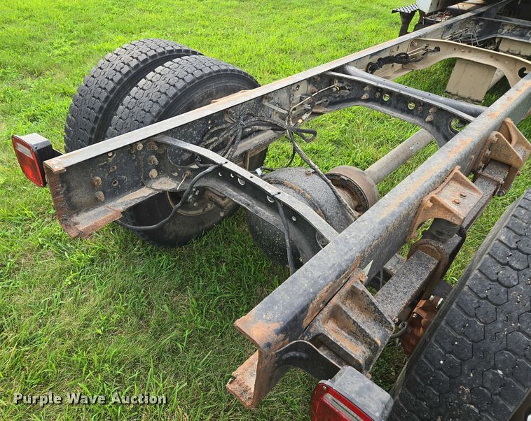 image for item EF1851 2008 Ford F650 Super Duty  Crew Cab truck cab and chassis