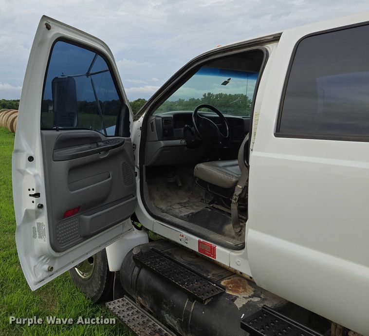 image for item EF1851 2008 Ford F650 Super Duty  Crew Cab truck cab and chassis