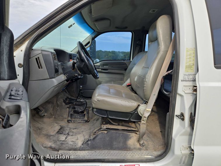 image for item EF1851 2008 Ford F650 Super Duty  Crew Cab truck cab and chassis