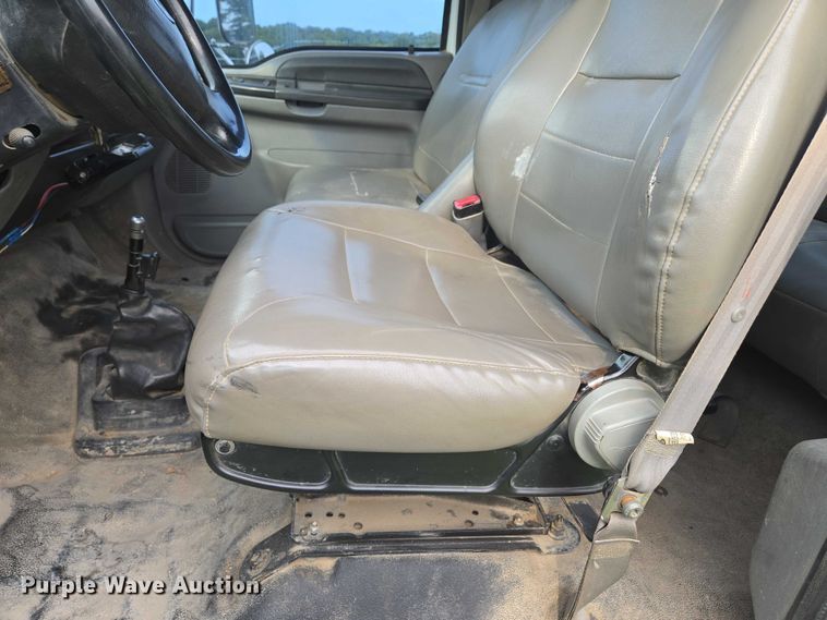 image for item EF1851 2008 Ford F650 Super Duty  Crew Cab truck cab and chassis