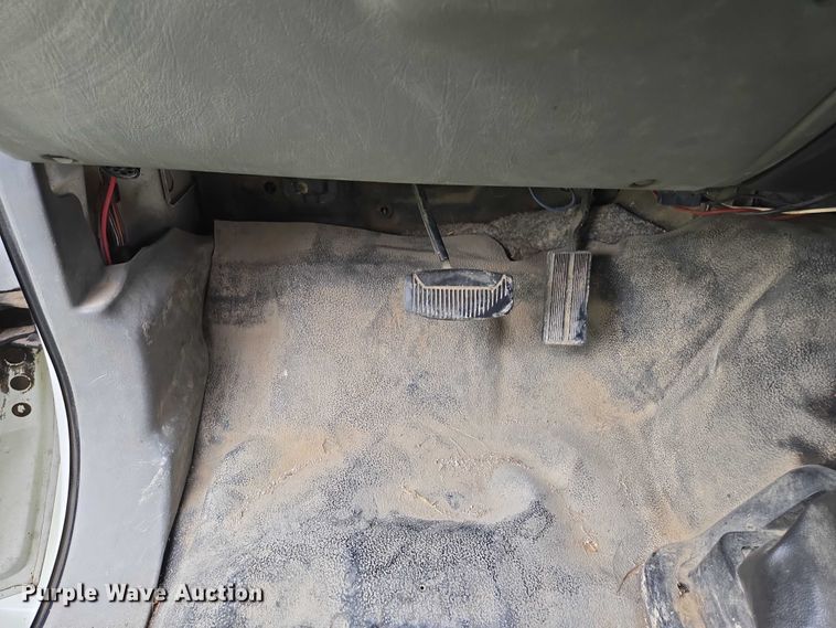 image for item EF1851 2008 Ford F650 Super Duty  Crew Cab truck cab and chassis