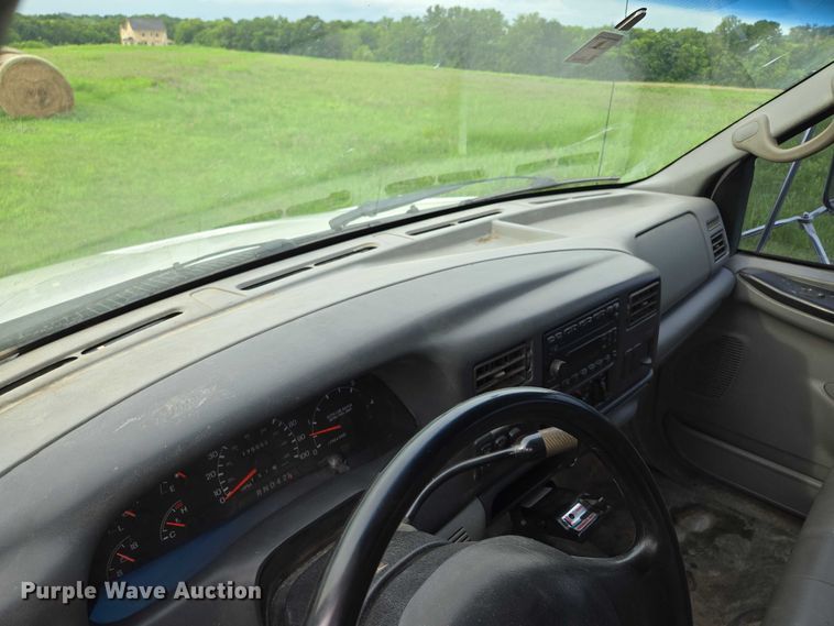 image for item EF1851 2008 Ford F650 Super Duty  Crew Cab truck cab and chassis