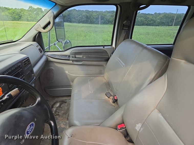 image for item EF1851 2008 Ford F650 Super Duty  Crew Cab truck cab and chassis