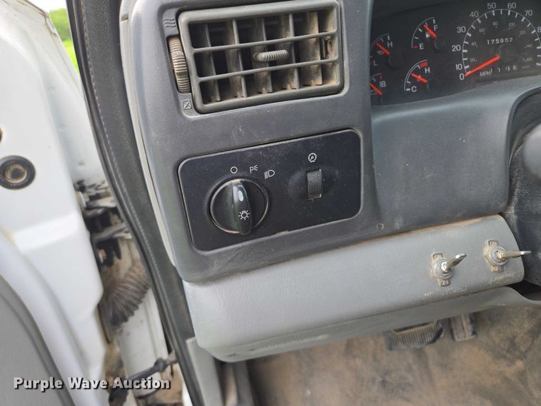 image for item EF1851 2008 Ford F650 Super Duty  Crew Cab truck cab and chassis