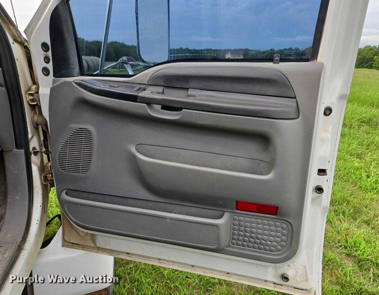 image for item EF1851 2008 Ford F650 Super Duty  Crew Cab truck cab and chassis