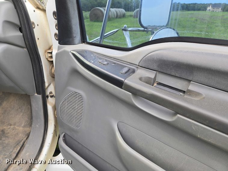 image for item EF1851 2008 Ford F650 Super Duty  Crew Cab truck cab and chassis