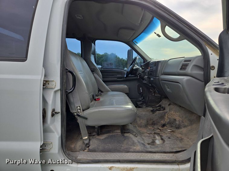 image for item EF1851 2008 Ford F650 Super Duty  Crew Cab truck cab and chassis