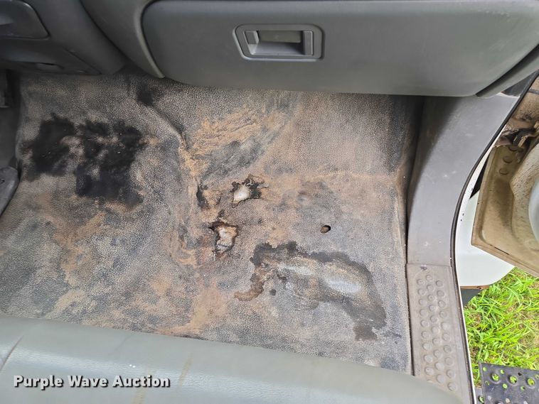 image for item EF1851 2008 Ford F650 Super Duty  Crew Cab truck cab and chassis