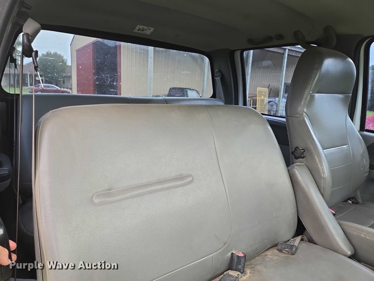 image for item EF1851 2008 Ford F650 Super Duty  Crew Cab truck cab and chassis