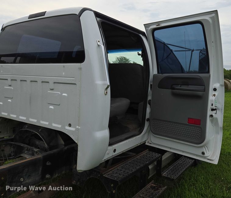 image for item EF1851 2008 Ford F650 Super Duty  Crew Cab truck cab and chassis