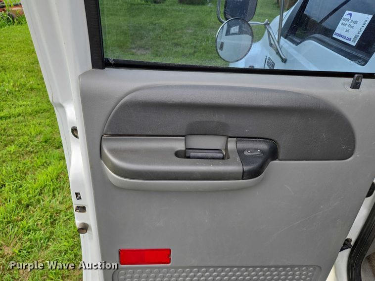 image for item EF1851 2008 Ford F650 Super Duty  Crew Cab truck cab and chassis