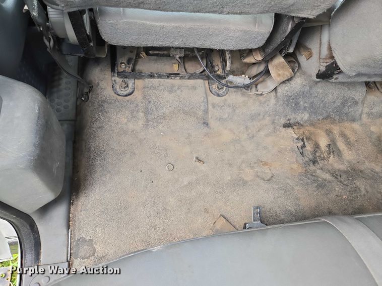 image for item EF1851 2008 Ford F650 Super Duty  Crew Cab truck cab and chassis