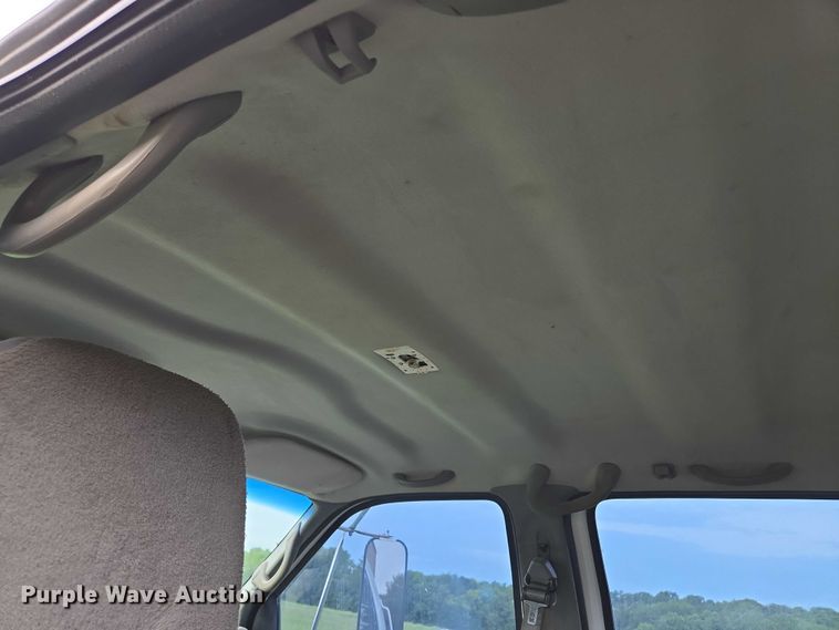 image for item EF1851 2008 Ford F650 Super Duty  Crew Cab truck cab and chassis