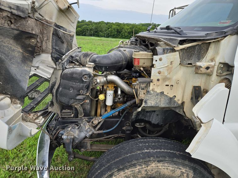 image for item EF1851 2008 Ford F650 Super Duty  Crew Cab truck cab and chassis