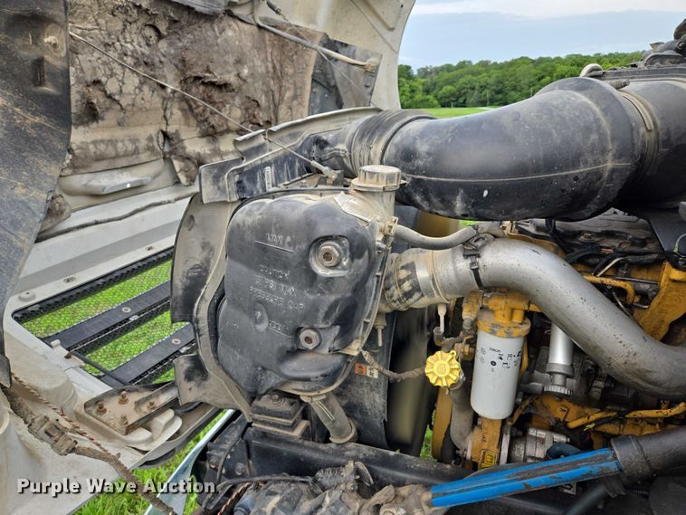 image for item EF1851 2008 Ford F650 Super Duty  Crew Cab truck cab and chassis