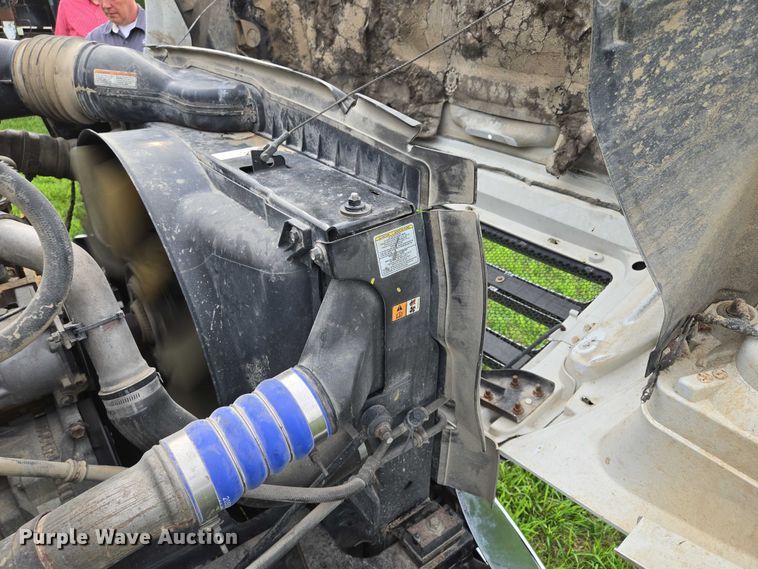 image for item EF1851 2008 Ford F650 Super Duty  Crew Cab truck cab and chassis