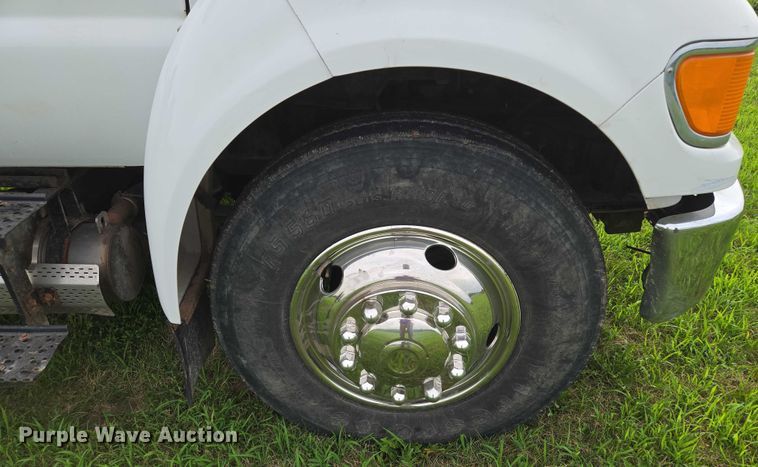 image for item EF1851 2008 Ford F650 Super Duty  Crew Cab truck cab and chassis