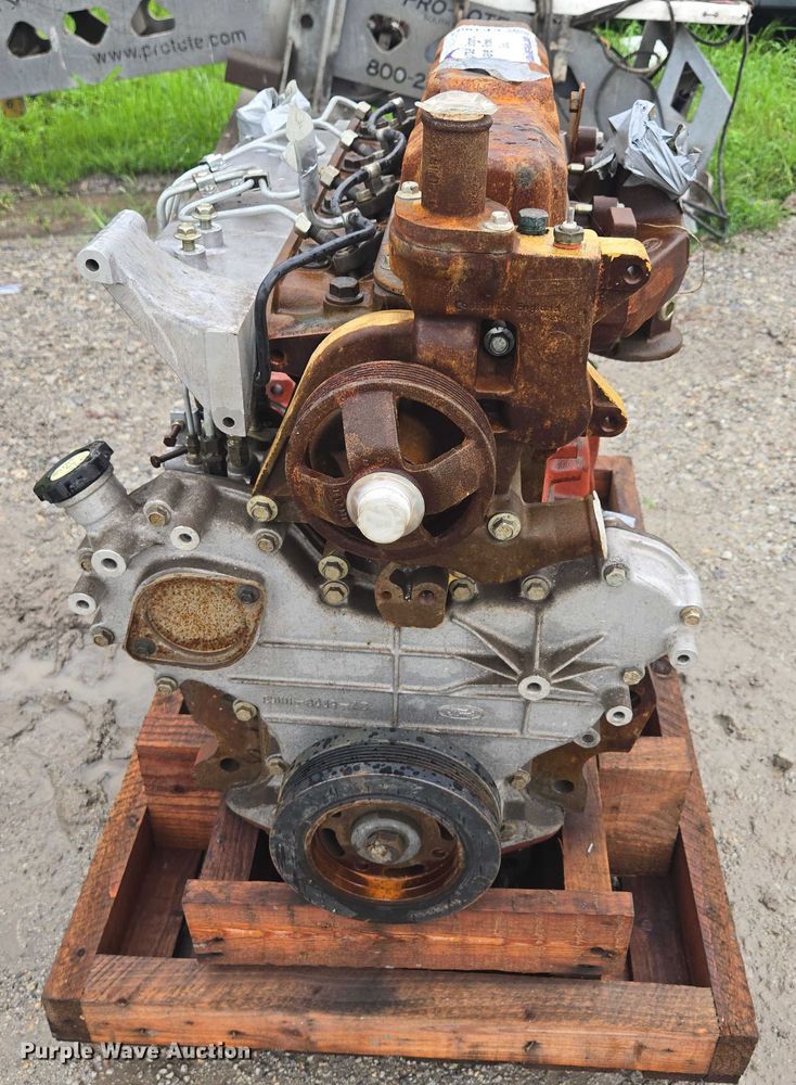 image for item EF1861 Ford 256 Engine
