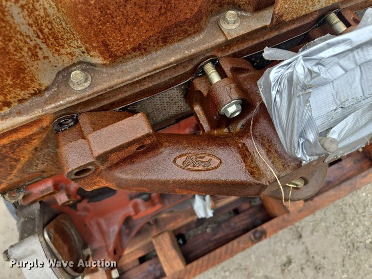 image for item EF1861 Ford 256 Engine