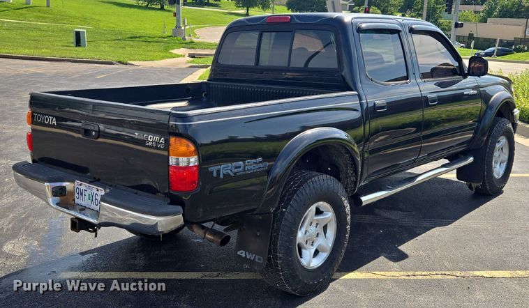 image for item EF1875 2002 Toyota Tacoma Double Cab pickup truck