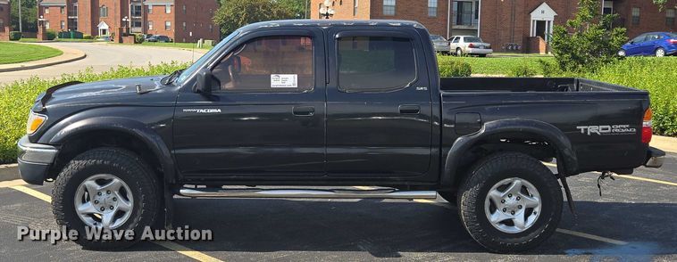 image for item EF1875 2002 Toyota Tacoma Double Cab pickup truck
