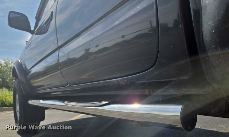 image for item EF1875 2002 Toyota Tacoma Double Cab pickup truck