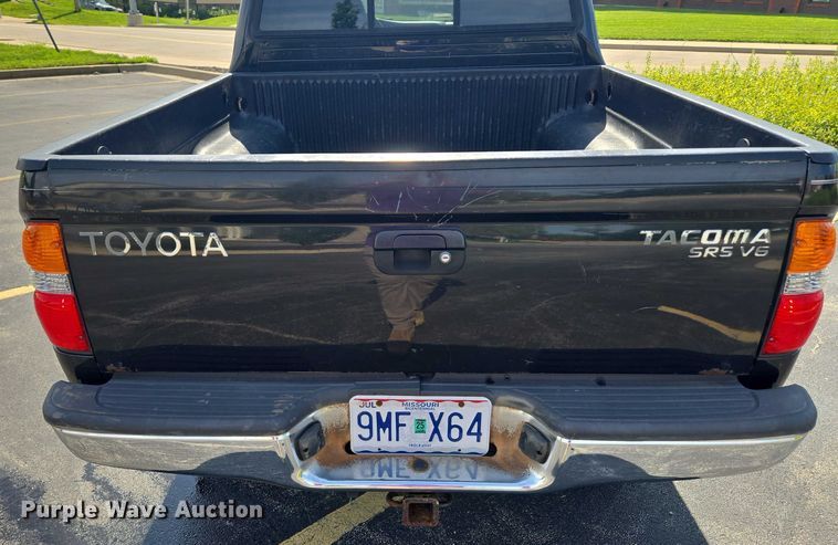 image for item EF1875 2002 Toyota Tacoma Double Cab pickup truck