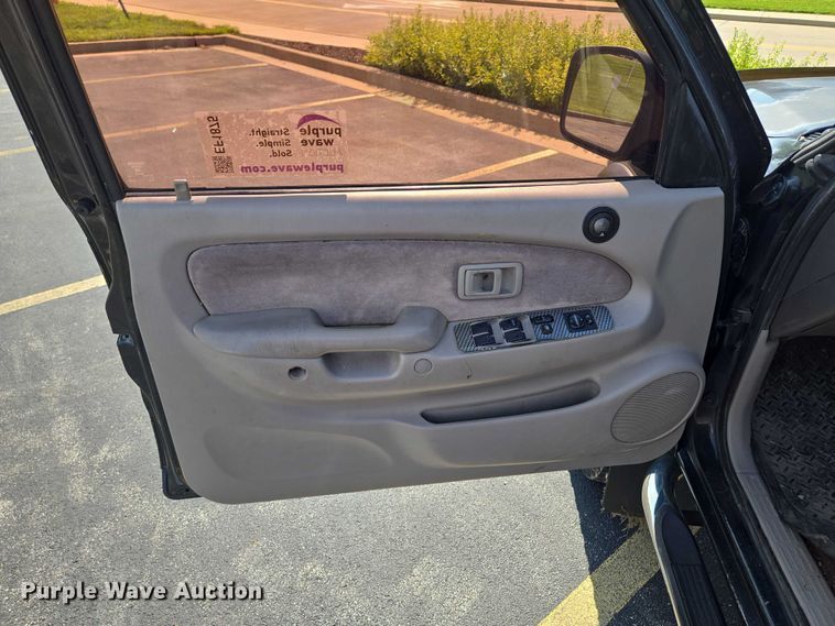 image for item EF1875 2002 Toyota Tacoma Double Cab pickup truck