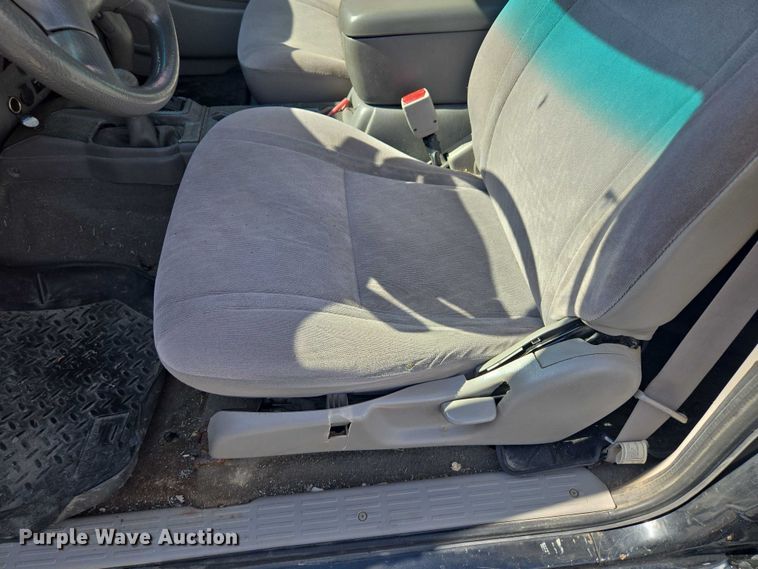 image for item EF1875 2002 Toyota Tacoma Double Cab pickup truck