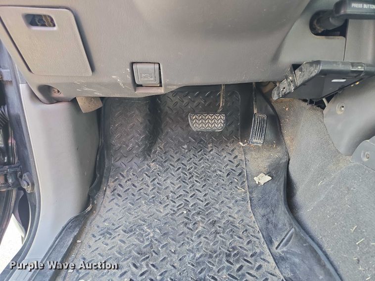 image for item EF1875 2002 Toyota Tacoma Double Cab pickup truck