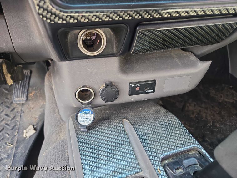 image for item EF1875 2002 Toyota Tacoma Double Cab pickup truck