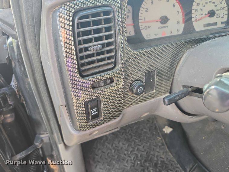 image for item EF1875 2002 Toyota Tacoma Double Cab pickup truck