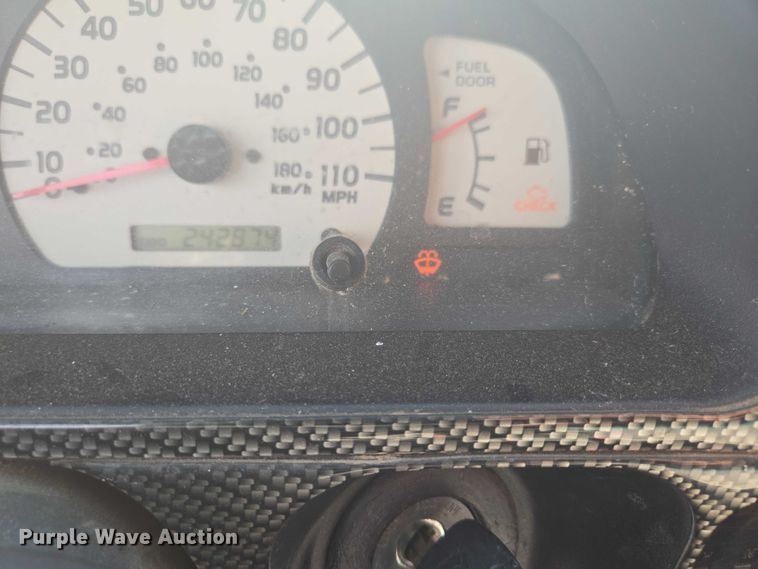 image for item EF1875 2002 Toyota Tacoma Double Cab pickup truck