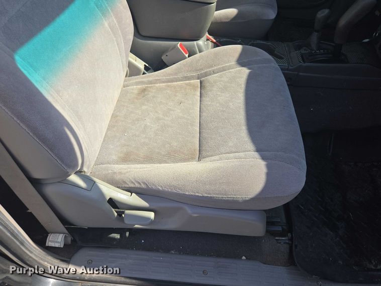 image for item EF1875 2002 Toyota Tacoma Double Cab pickup truck