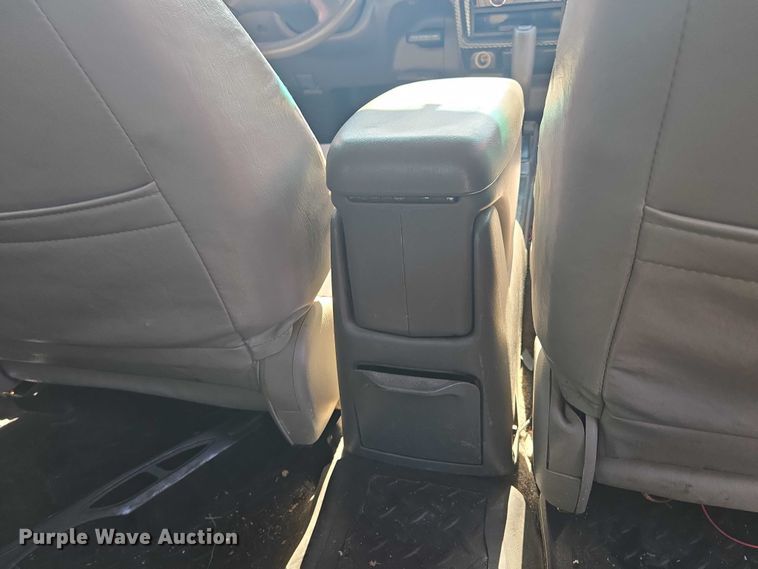 image for item EF1875 2002 Toyota Tacoma Double Cab pickup truck