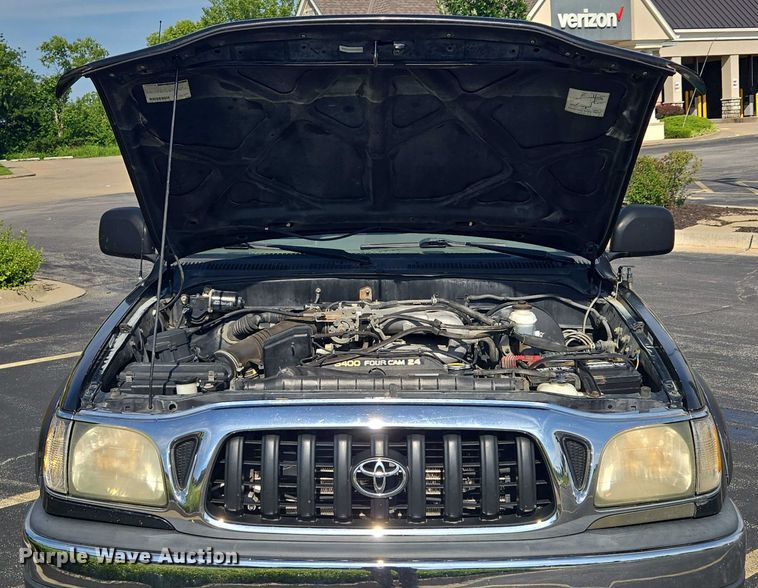 image for item EF1875 2002 Toyota Tacoma Double Cab pickup truck