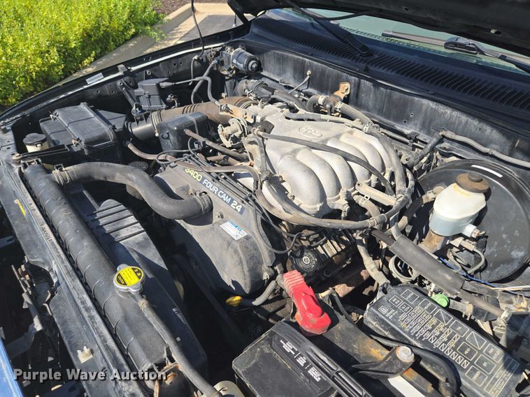 image for item EF1875 2002 Toyota Tacoma Double Cab pickup truck