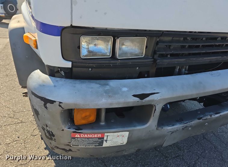 image for item EF3635 2000 Chevrolet T6500 bucket truck