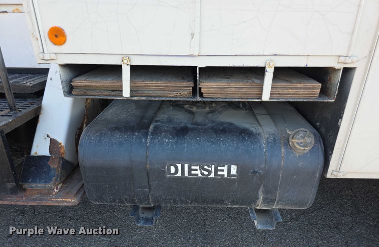 image for item EF3635 2000 Chevrolet T6500 bucket truck