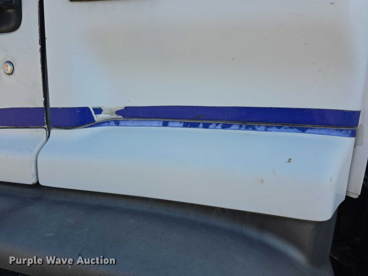 image for item EF3635 2000 Chevrolet T6500 bucket truck