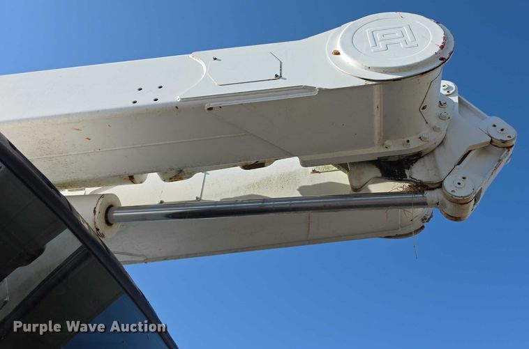 image for item EF3635 2000 Chevrolet T6500 bucket truck