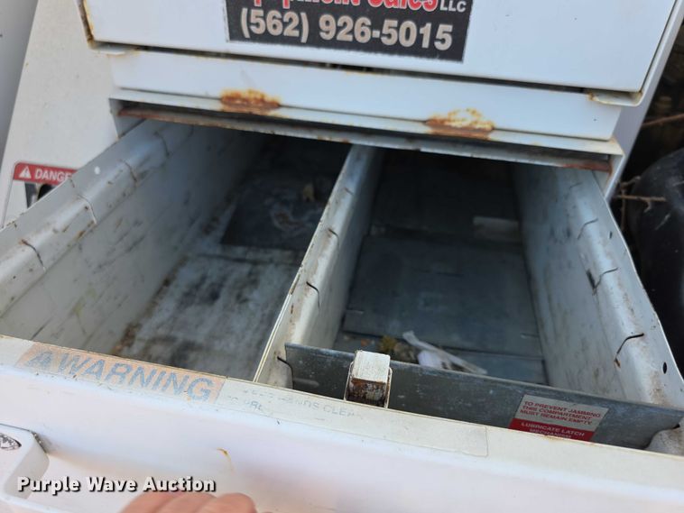 image for item EF3635 2000 Chevrolet T6500 bucket truck