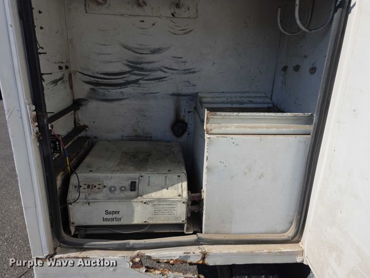 image for item EF3635 2000 Chevrolet T6500 bucket truck