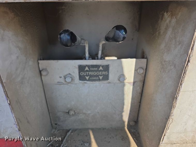 image for item EF3635 2000 Chevrolet T6500 bucket truck