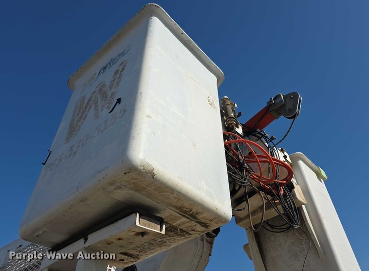 image for item EF3635 2000 Chevrolet T6500 bucket truck