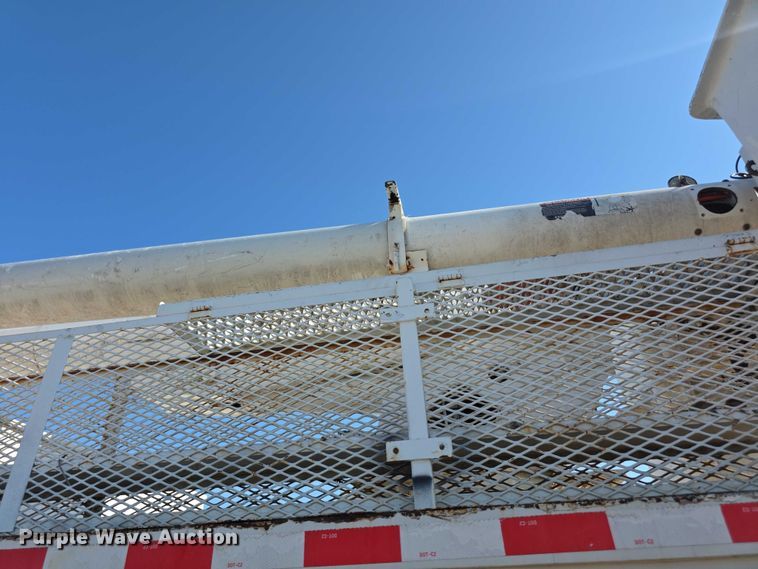 image for item EF3635 2000 Chevrolet T6500 bucket truck