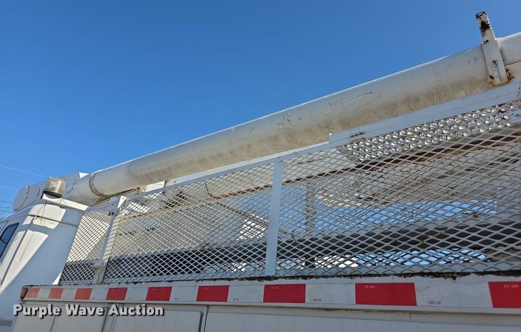 image for item EF3635 2000 Chevrolet T6500 bucket truck